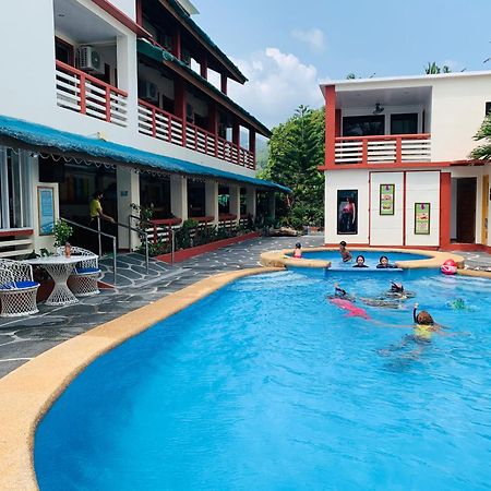 Badladz Staycation Condos Puerto Galera Exterior photo